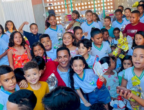 ENTREGA  DE OVOS DA PÁSCOA NA REDE MUNICIPAL DE ENSINO DE ROTEIRO